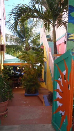 Colourful restaurant Dewey © Ian & Andrea Treleaven